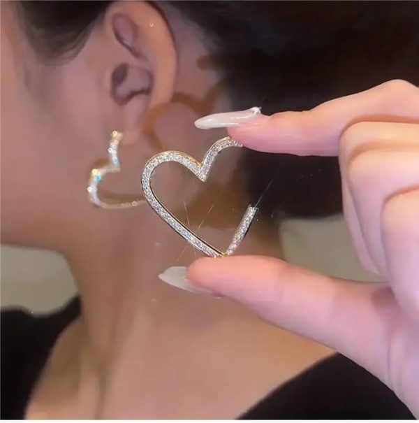 Golden Heart Shape Elegant Zircon Earrings Material Alloy For Girls.